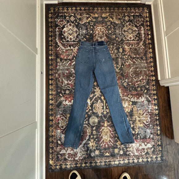 Curve Love Ultra High Rise 90s Slim Straight Jean 25 X-Long Ripped Knee - Picture 4 of 5